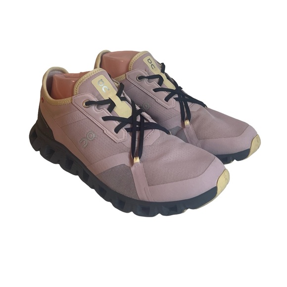 On Clouds Running Athletic Shoes - Picture 4 of 9